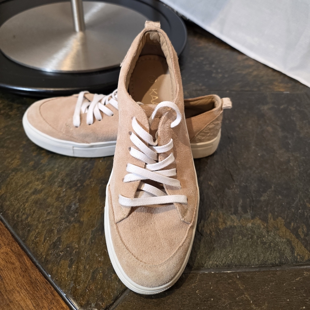 Kaanas • Beige/ Tan Suede Sneakers.  Sz 8.  EUC!